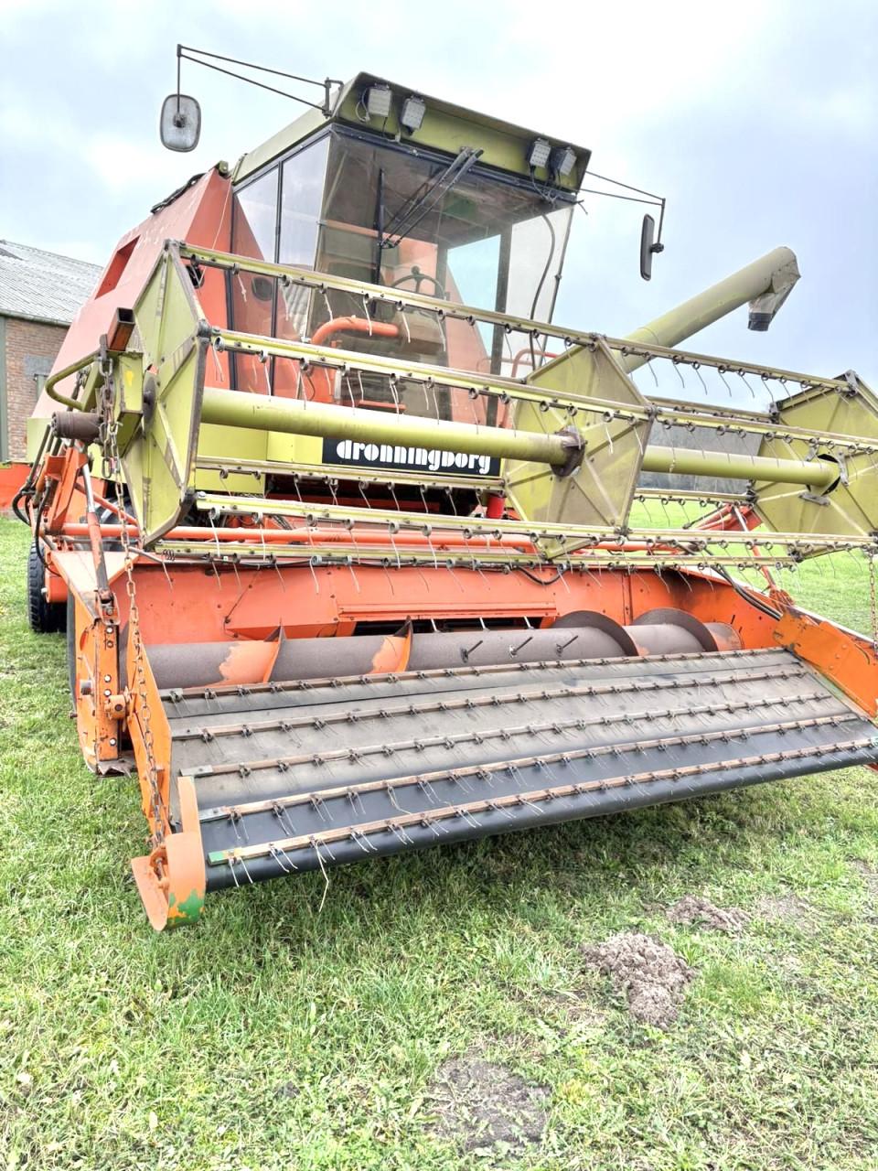 Dronningborg D 8000 S Combine
