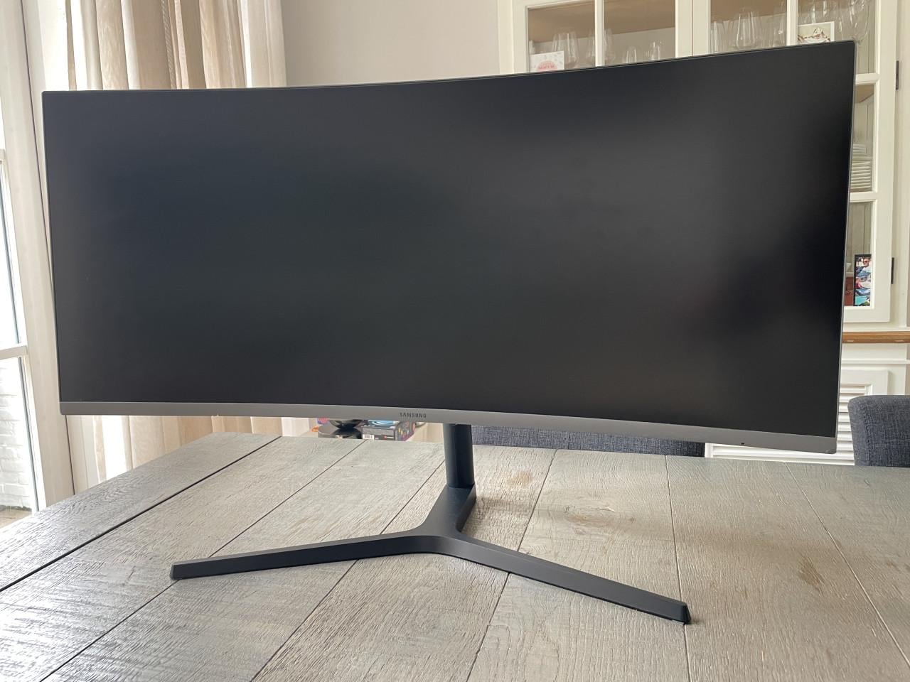Samsung Curved monitor