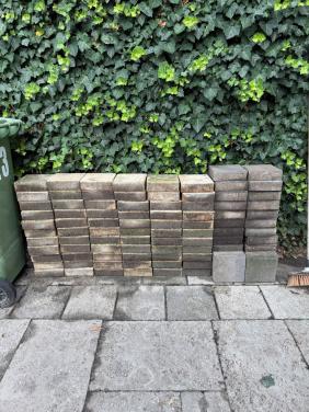 Gratis 92 siertegels 20x20 cm