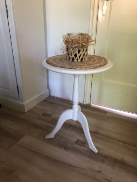 Witte ronde bijzettafel