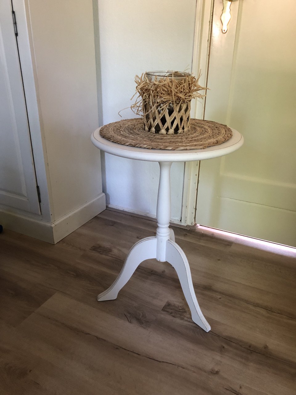 Witte ronde bijzettafel