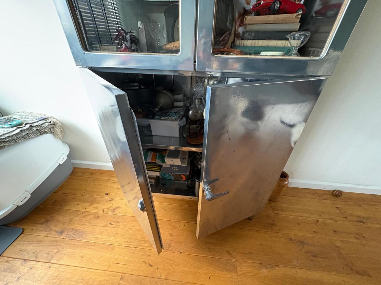 Vintage medicijn-kast