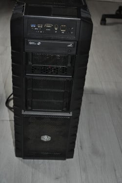 Computerkast coolermaster en 1200watt voeding