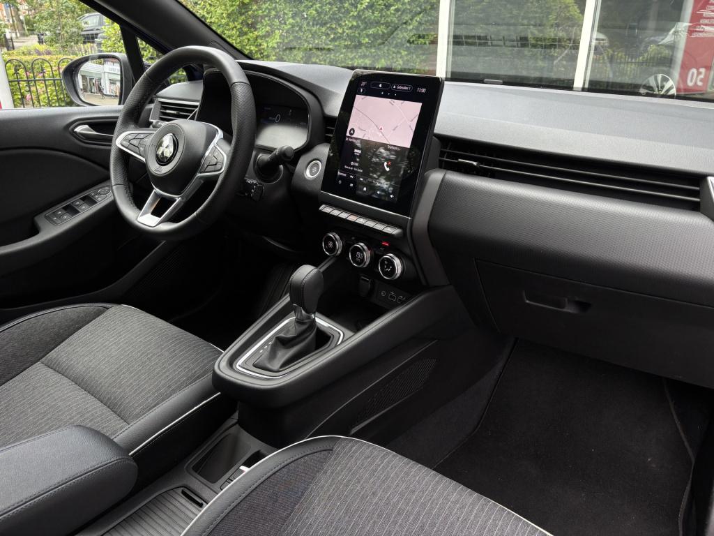 Mitsubishi Colt automaat 1.6 hev first edition/ trekhaak