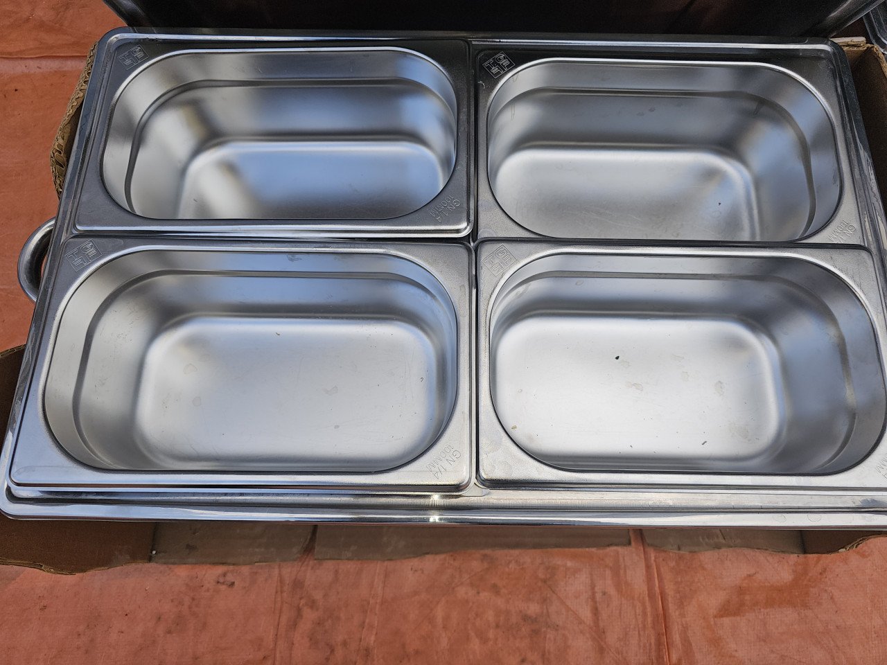 Set van 3 dekschalen met verschillende schalen voor er in te doen