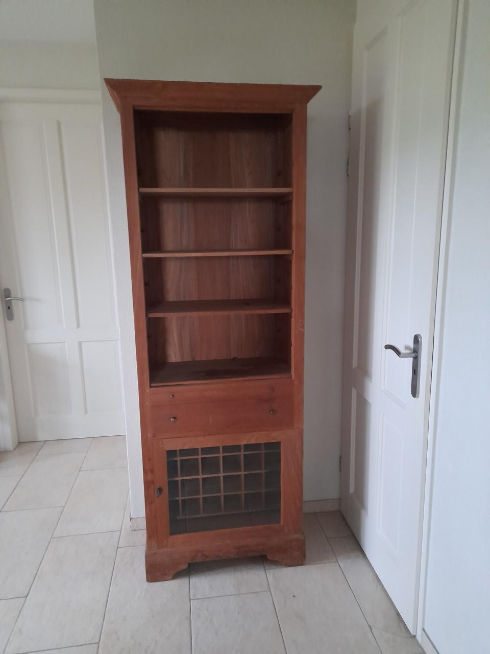 Prachtige (boeken)kast (in goede nette staat ) 77 x 42 x 200H