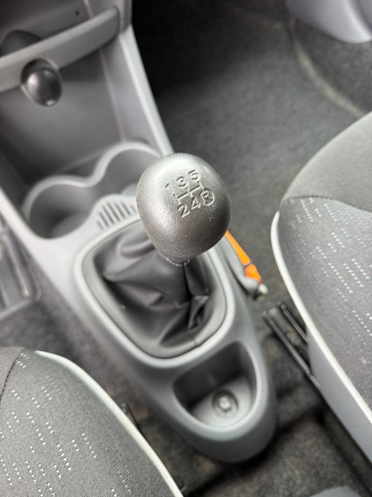 Peugeot 107 1.0-12v xs - 5drs - airco