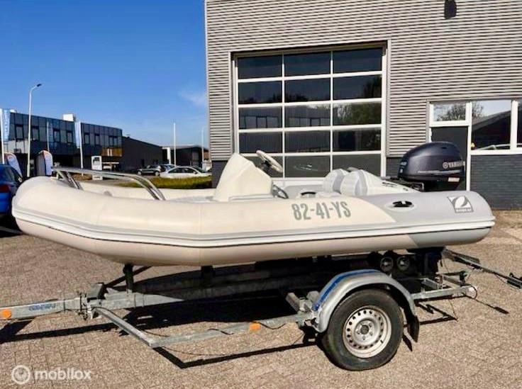 Zodiac met stuurconsole en 40 pk 4-takt yamaha buitenboordmotor