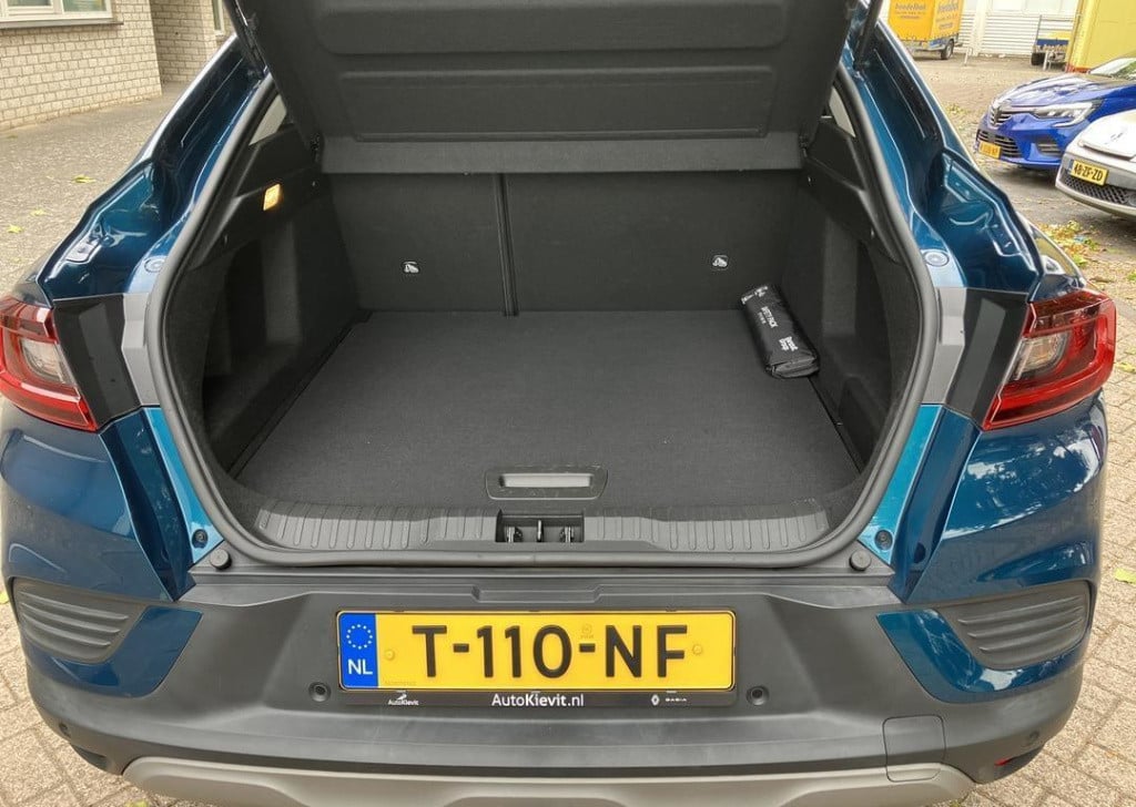 Renault Arkana 1.6 e-tech hybrid 145 techno - trekhaak / all season banden