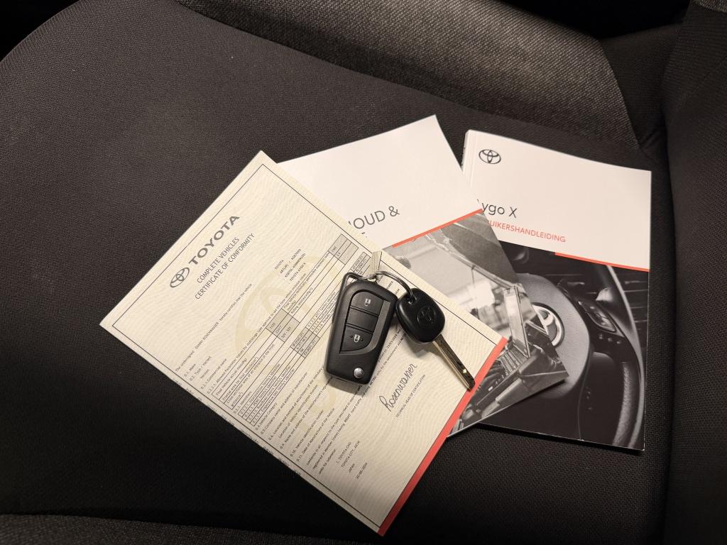 Toyota Aygo x 1.0 vvt-i mt play| camera| carplay| airco
