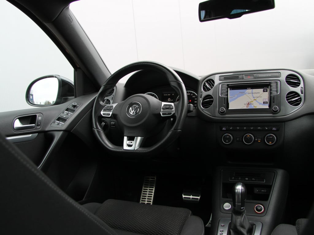 Volkswagen Tiguan 1.4 tsi 150pk dsg r-line | pano dak | trekhaak