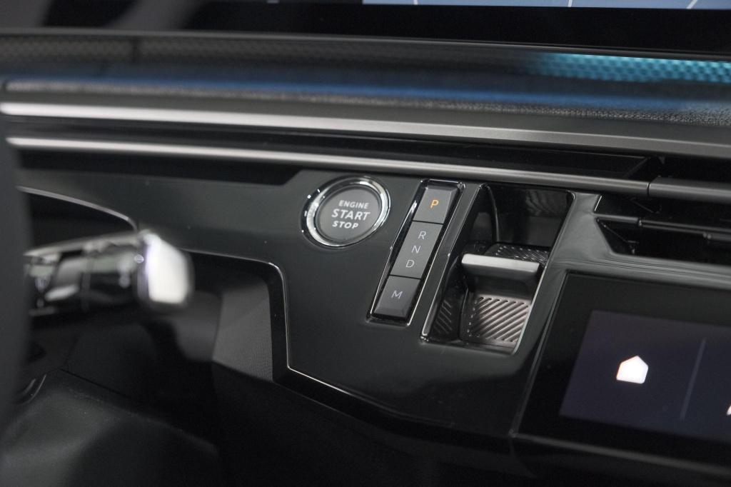 Peugeot 3008 hybrid 145 e-dcs6 gt | trekhaak afneembaar | allseason banden 