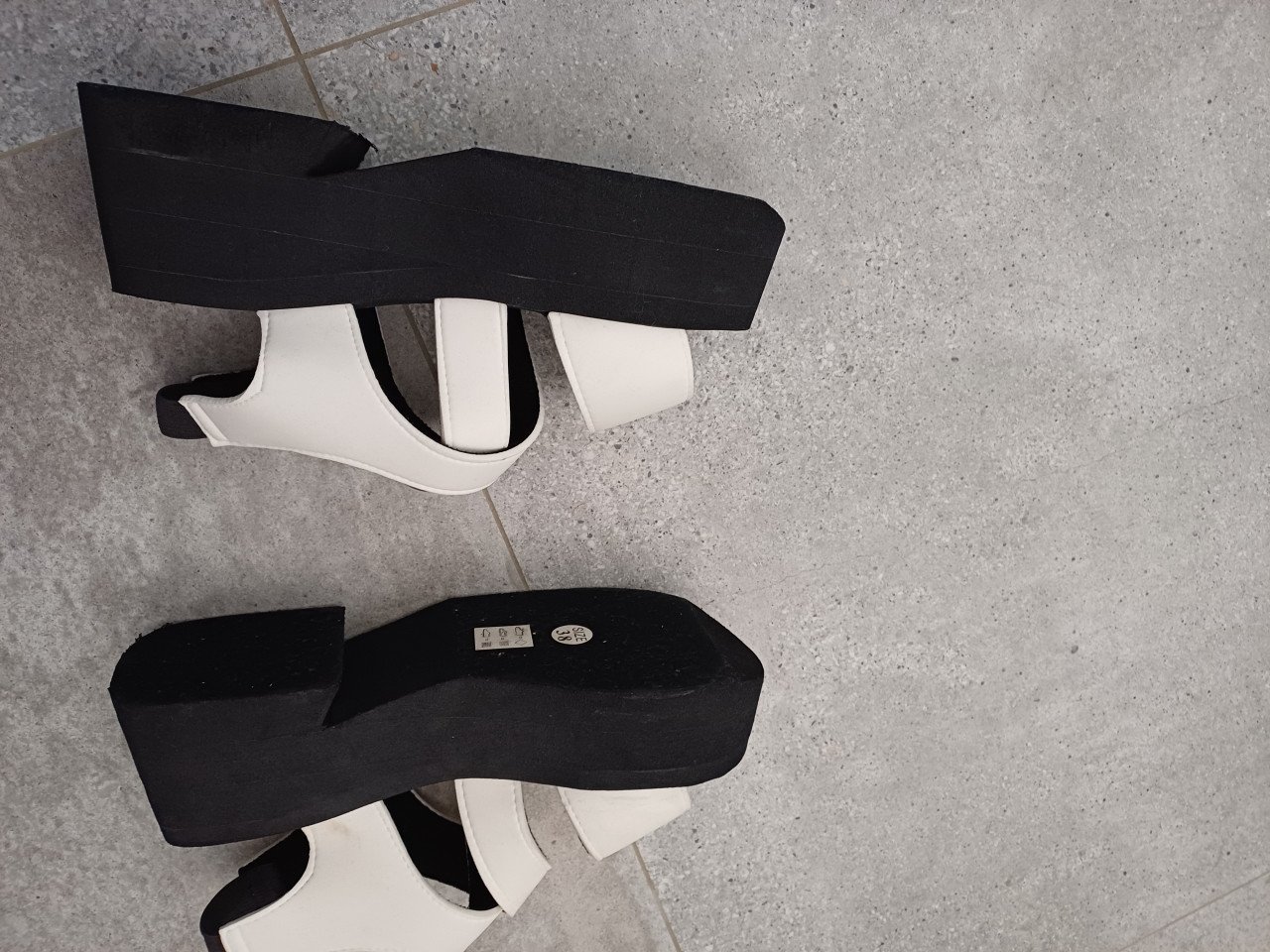 Nieuwe plateau sandalen