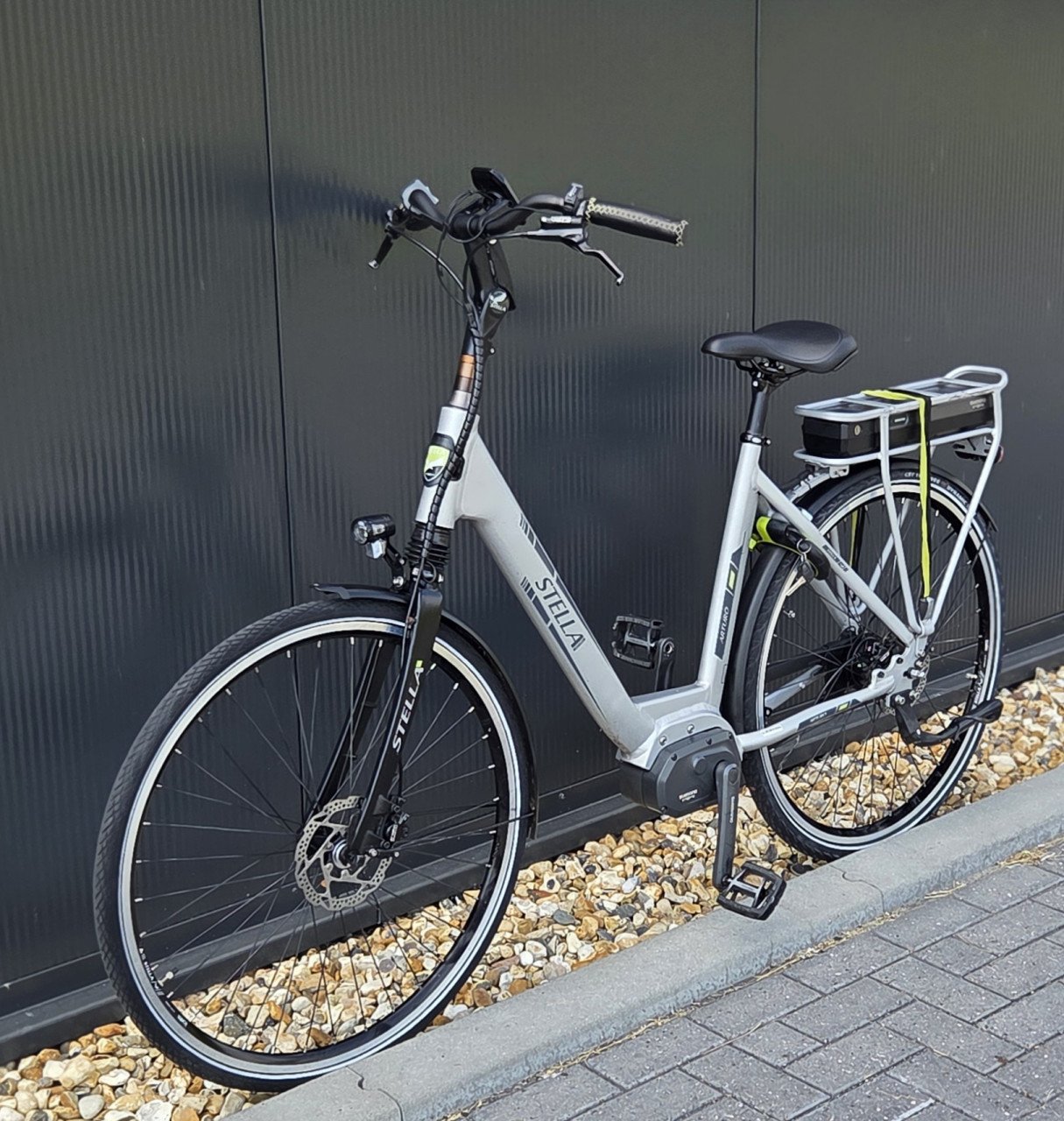 Stella Novara Middenmotor + De2 naaf 53cm