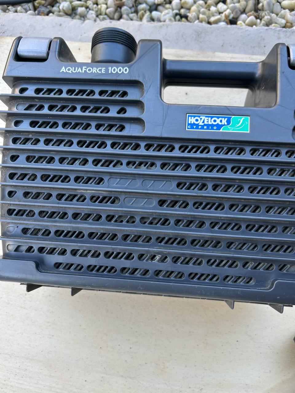 Te koop hozelock aquaforce 1000 sterke en zuinige Vijverpomp en 1000 lpu