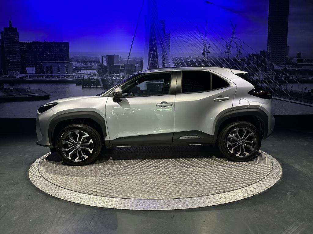 Toyota Yaris Cross 1.5 hybrid 130 dynamic *acc*winterpakket*camera*17inch*