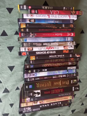 25 dvd's