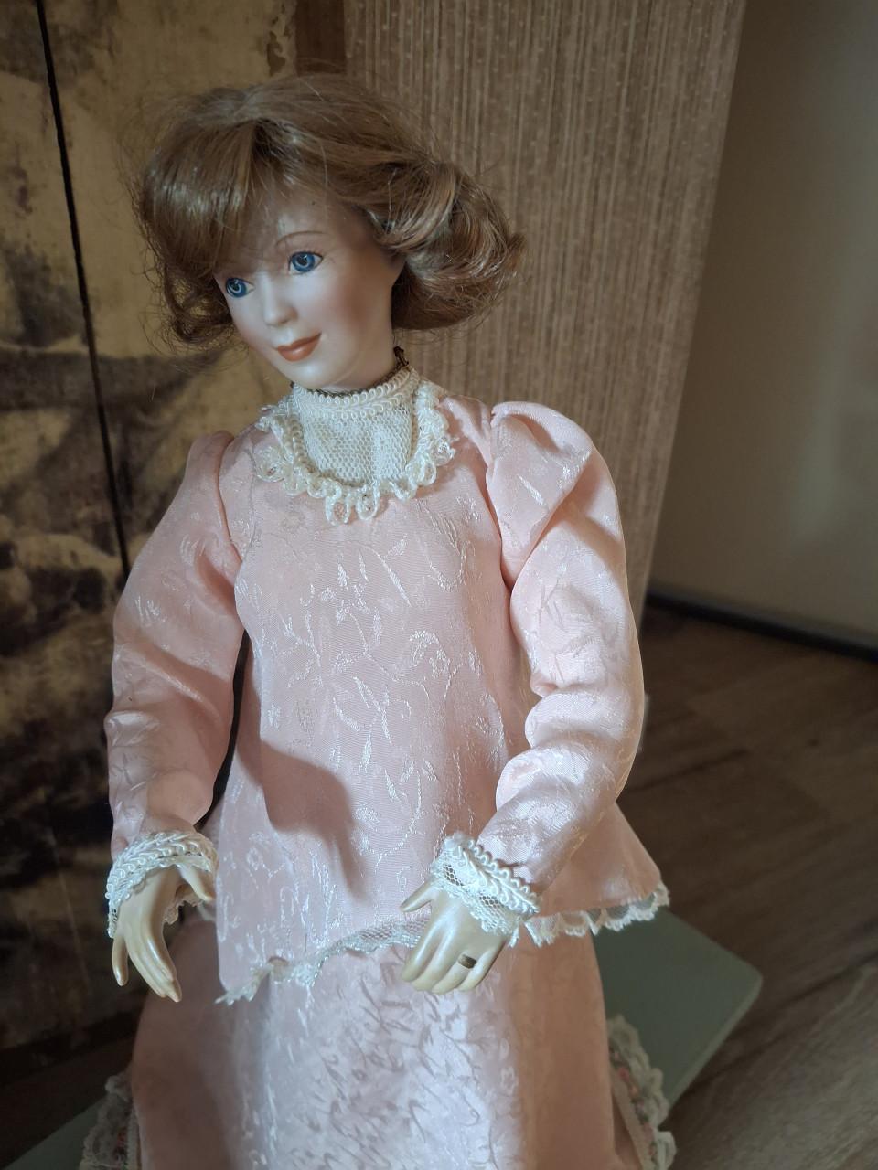 Oude ( zwangere ) pop