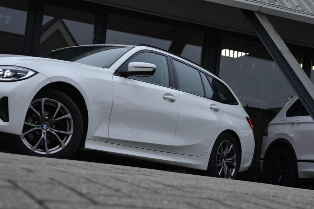 BMW 3-serie touring 318i high executive sport line | trekhaak | apple carpl