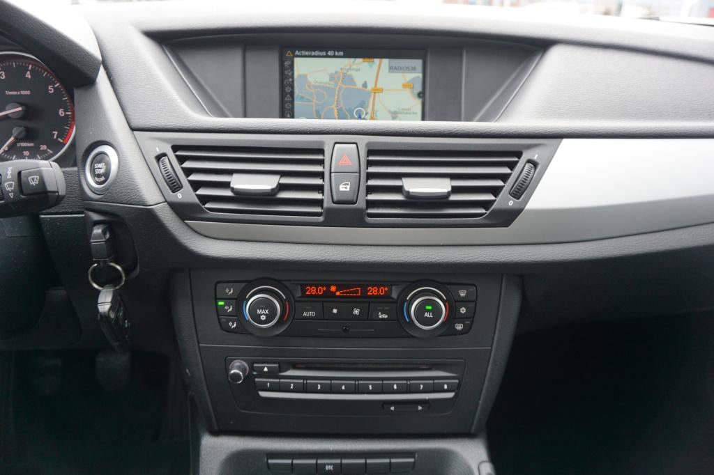 BMW X1 sdrive18i executive airco / navi / cruise / parkeers. / elektr. rame