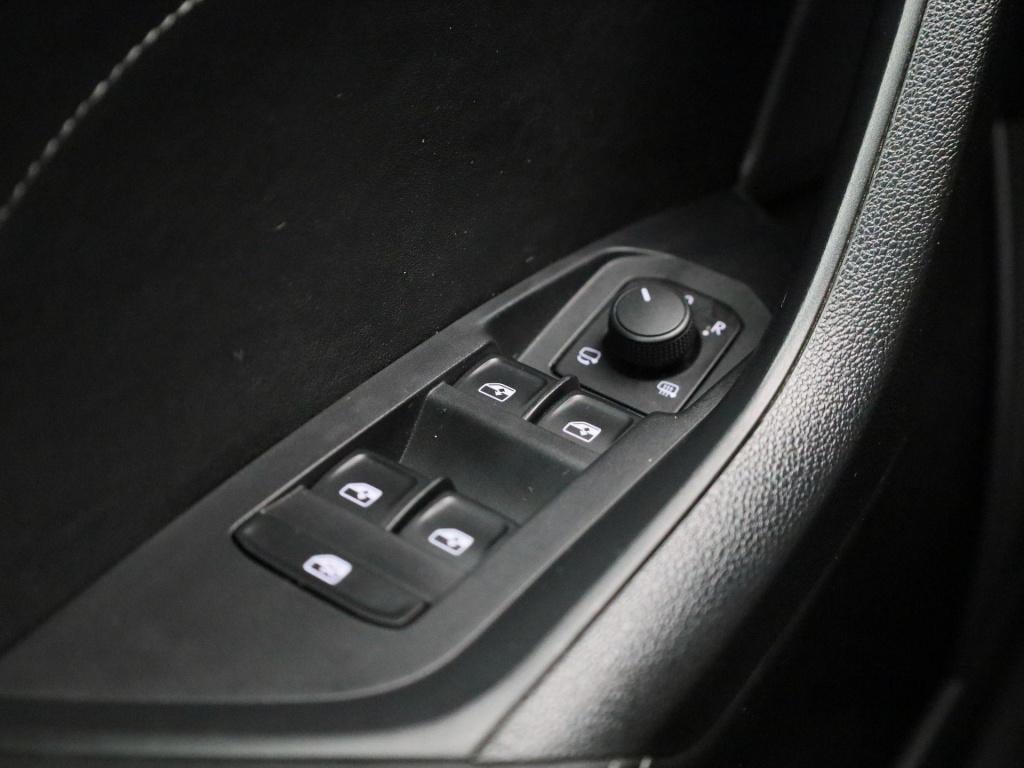 Skoda Kodiaq 1.5 tsi sportline business | automaat | trekhaak | panoramadak