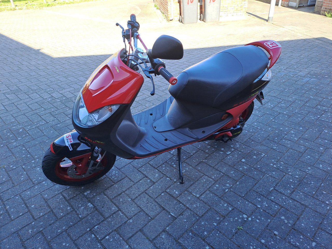 Te koop stoere scooter peugeot vivacity