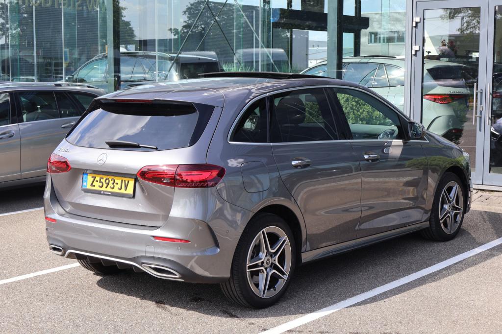 Mercedes-Benz B-Klasse 250 e amg line l panoramadak l 360 camera i head-up 