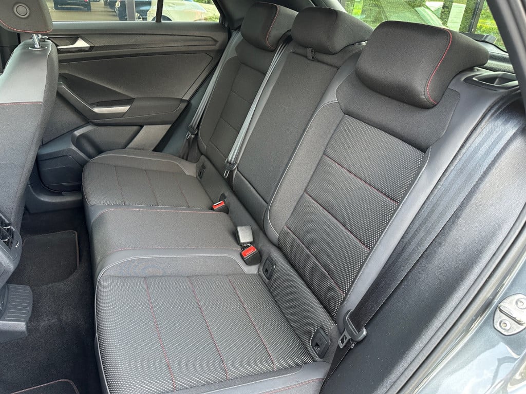 Volkswagen T-roc 1.5 tsi 150pk sport | led | dode hoek | trekhaak | carplay