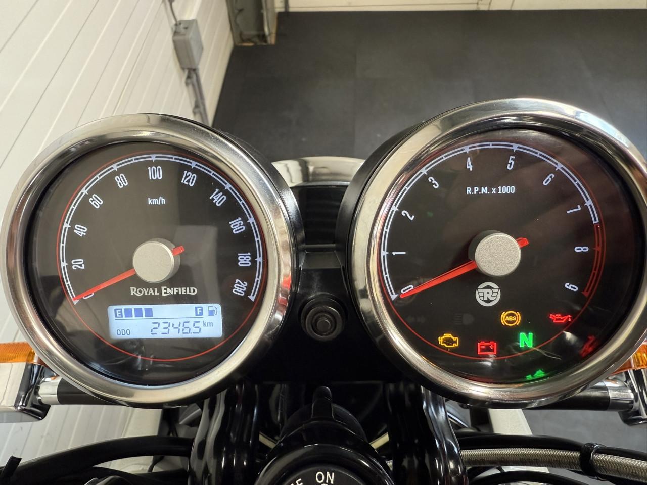 Jonge en nette Royal Enfield Interceptor 650 slechts 2300km!