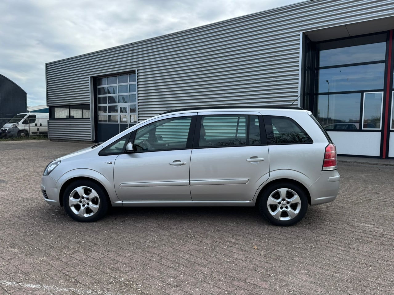 Opel zafira bj 2007  1250 euro