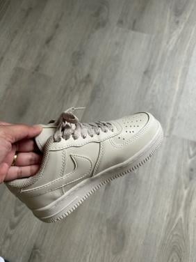 Nieuwe Mooie beige/creme Sneakers maat 36