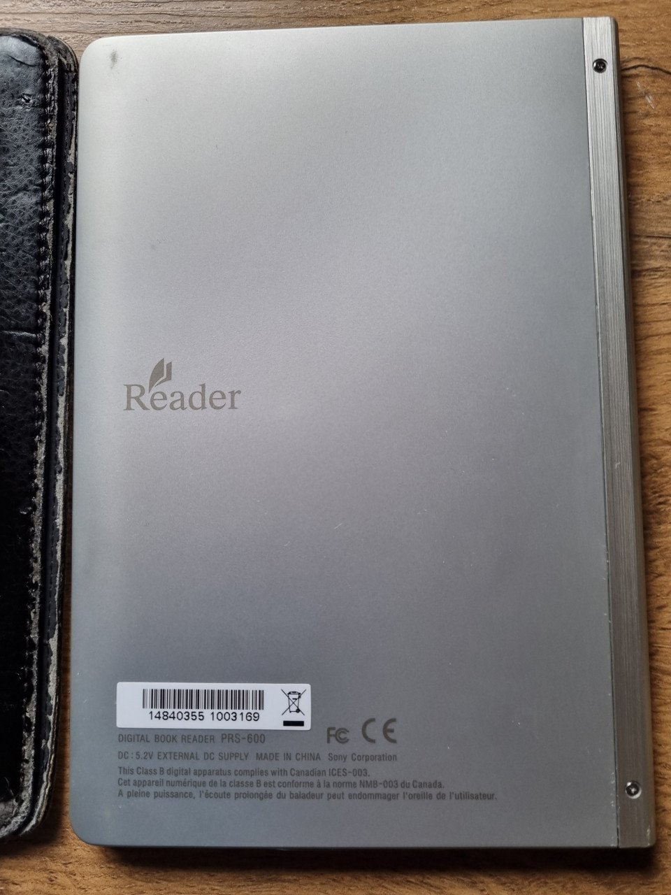 Sony E-reader PRS-600 inclusief oplader, hoes en veel boeken