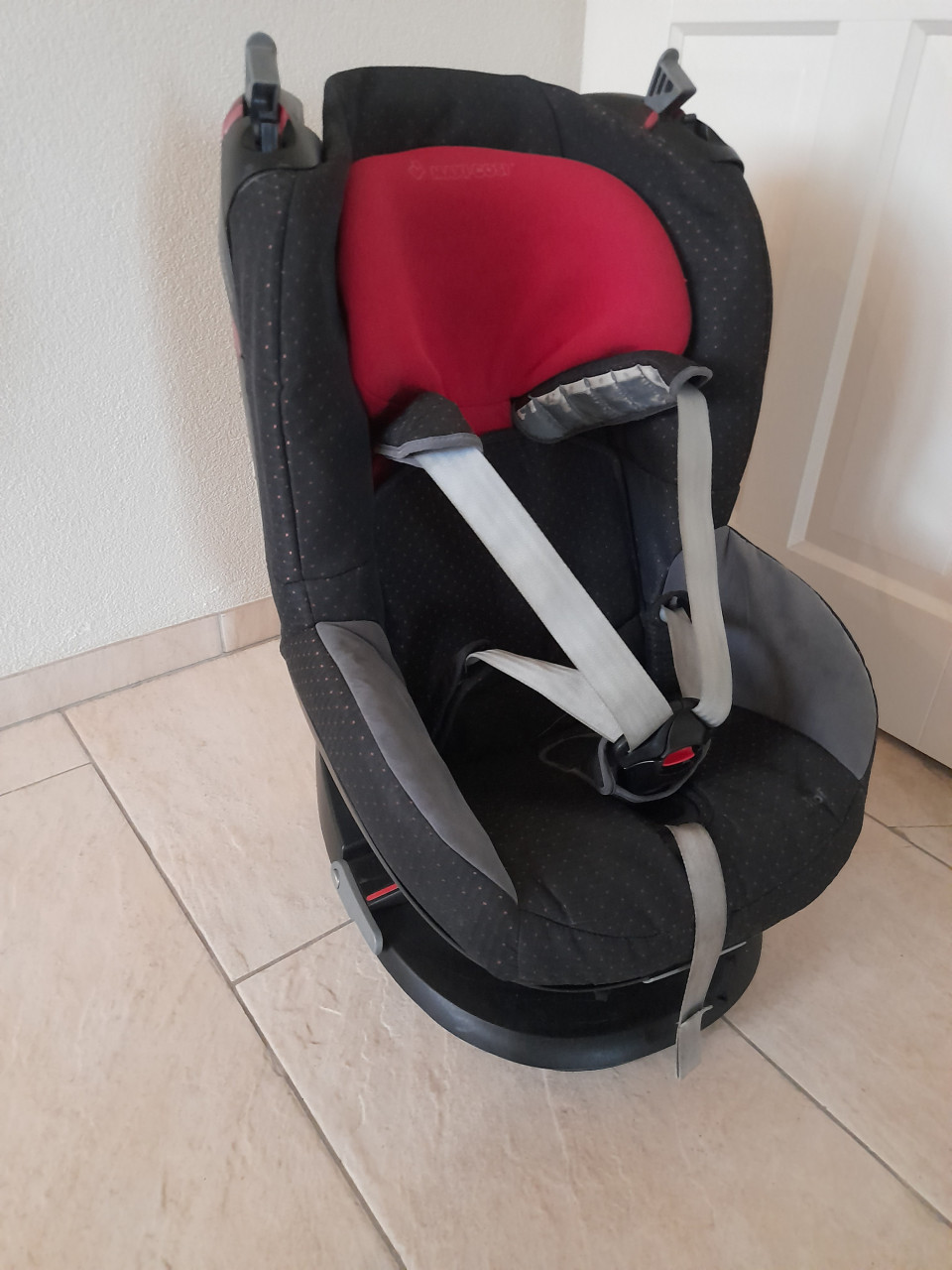 Maxi cosi Tobi (in goede staat ) 9 / 18 KG  Bekleding in schone staat!