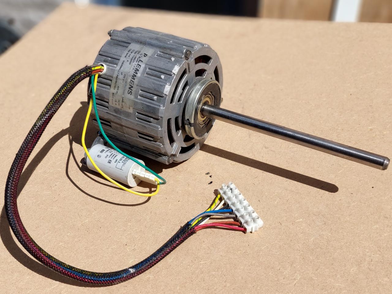 * gereserveerd* Elektromotor met lange as