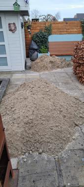 GRATIS AF TE HALEN : STRAATZAND