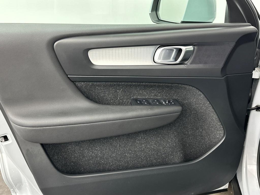 Volvo XC40 t3 163pk aut8 momentum pro| trekhaak| camera| climate| cruise co
