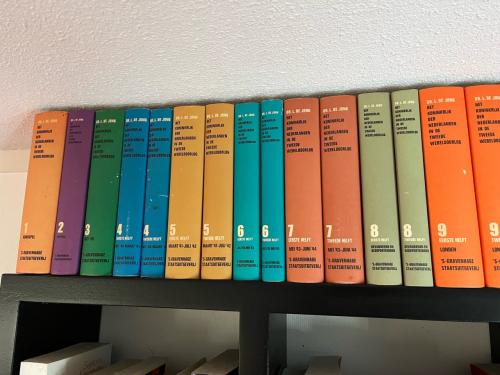 Dr. L. de Jong - Het koninkrijk der Nederlanden in de Tweede wereldoorlog.
