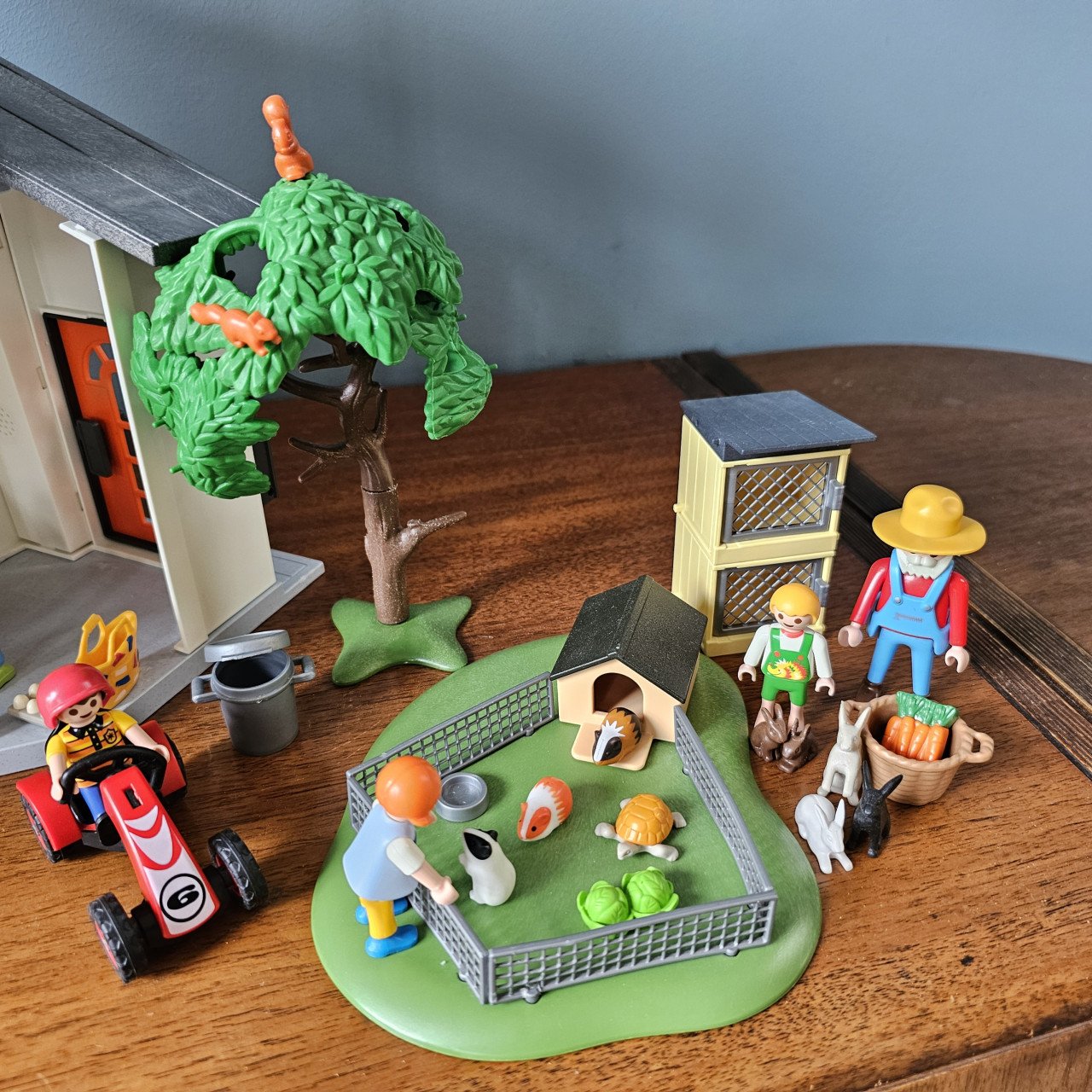 Playmobil poppenhuis konijnenhok cavia's verzorgen