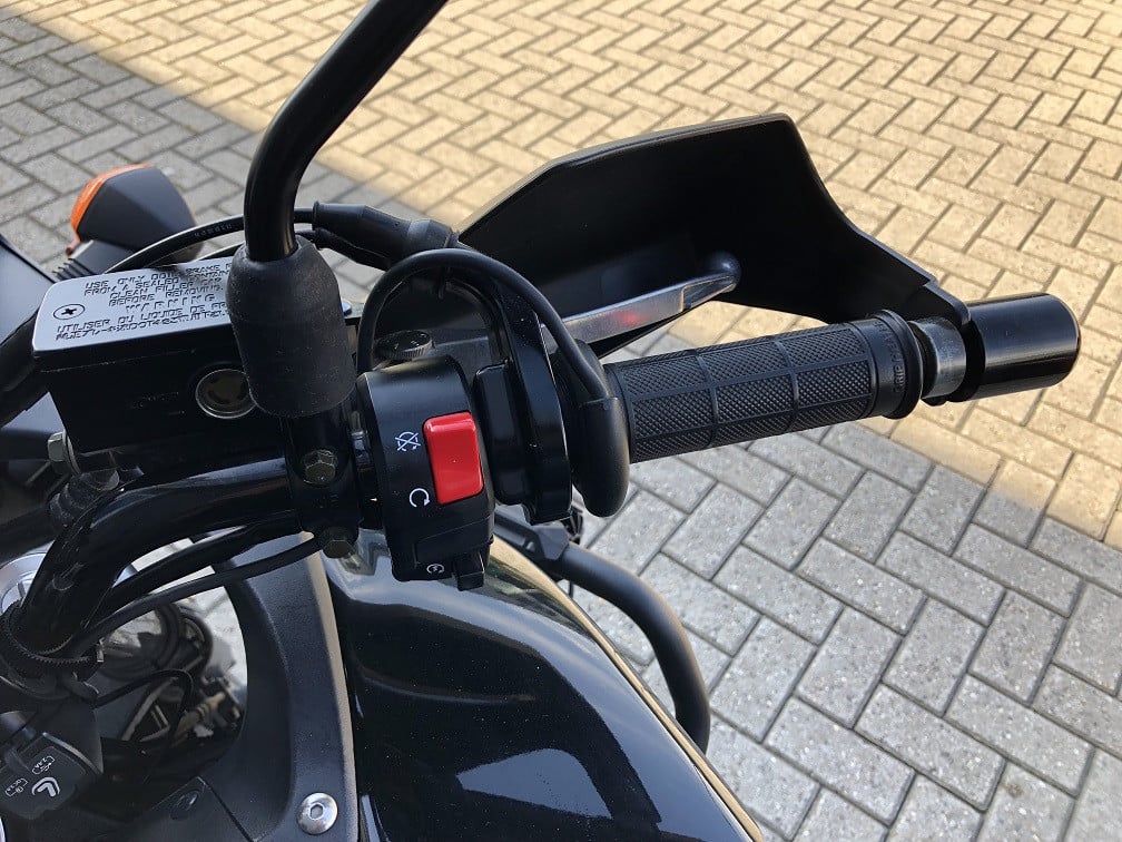 Suzuki DL1000 V-Strom, 11-2005, 31 dkm, 1e eig, kofferset etc etc €4450,-