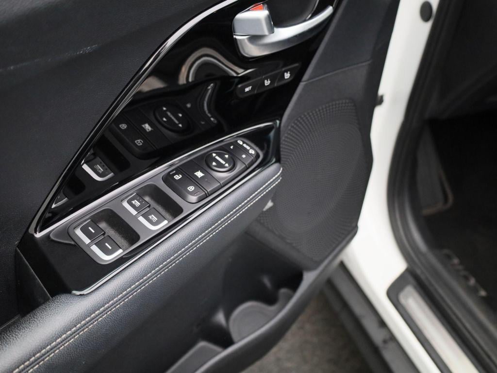 Kia E-niro executiveline 64 kwh | automaat | apple carplay / android auto |