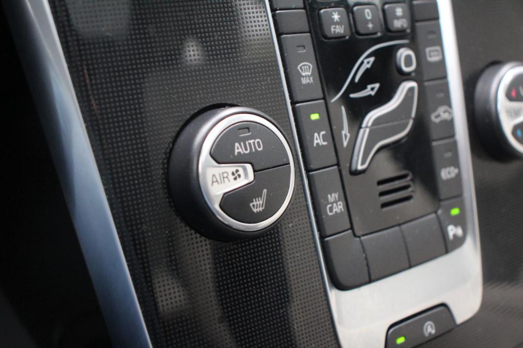 Volvo V40 1.5 t2 signature edition - leder - automaat - panoramadak - camer