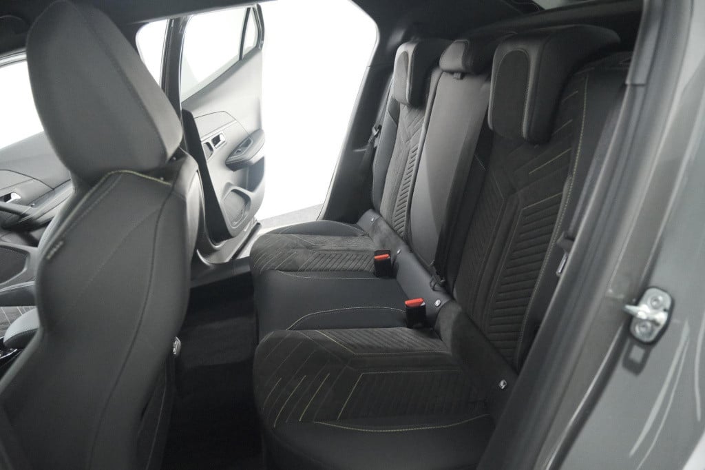 Peugeot 2008 puretech 130 eat8 gt | 360 camera | stoelmassage | adaptieve c