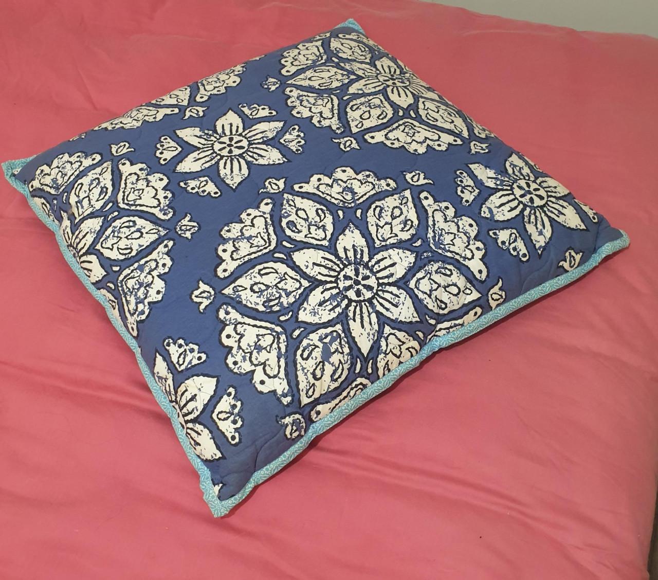 Groot Vloerkussen 75x75 cm