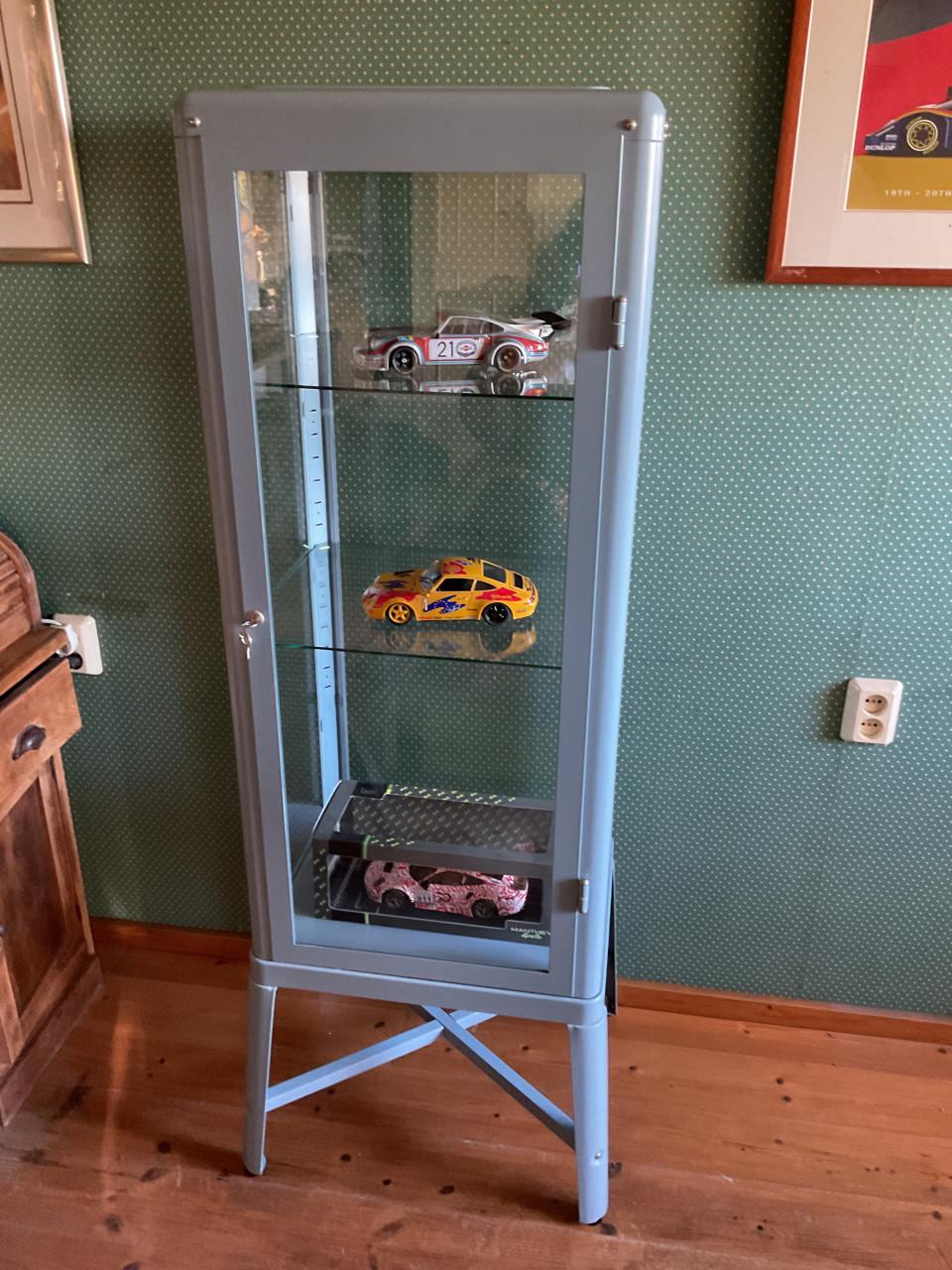 Metalen vitrinekast ( vintage look )