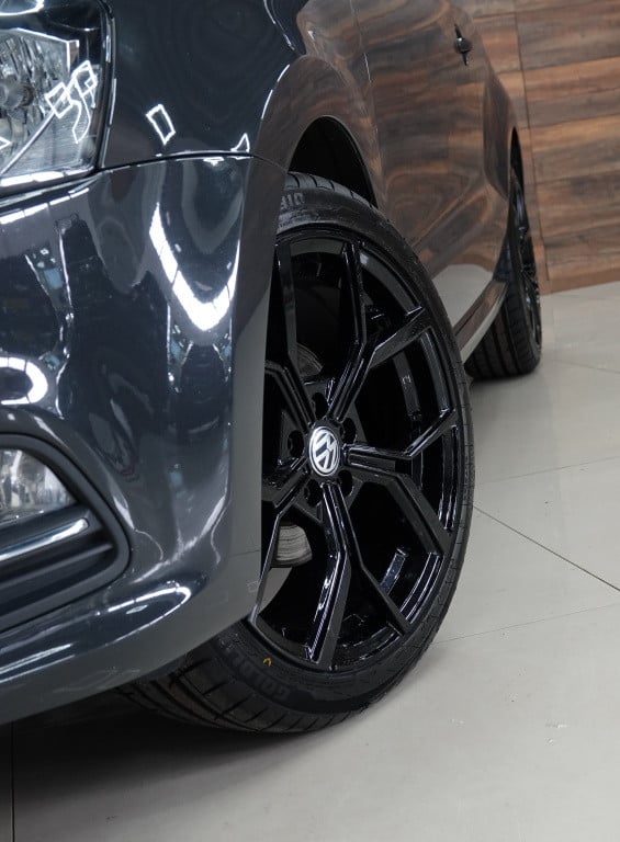 Volkswagen Polo 1.0 trendline | pdc | airco | navi | 17" |