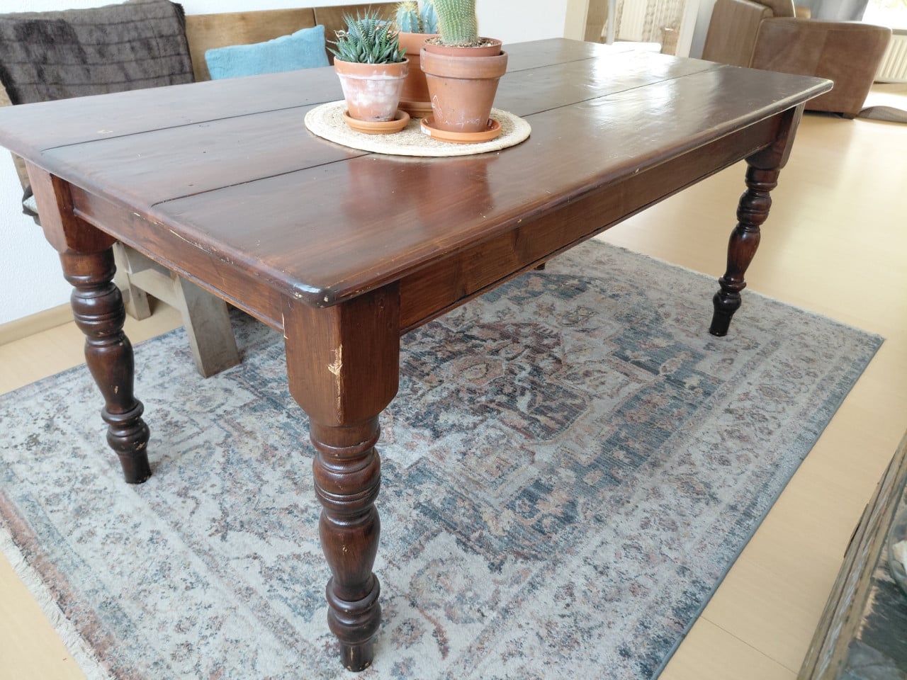 Gratis bank, bed, 2 stoelen, tafel