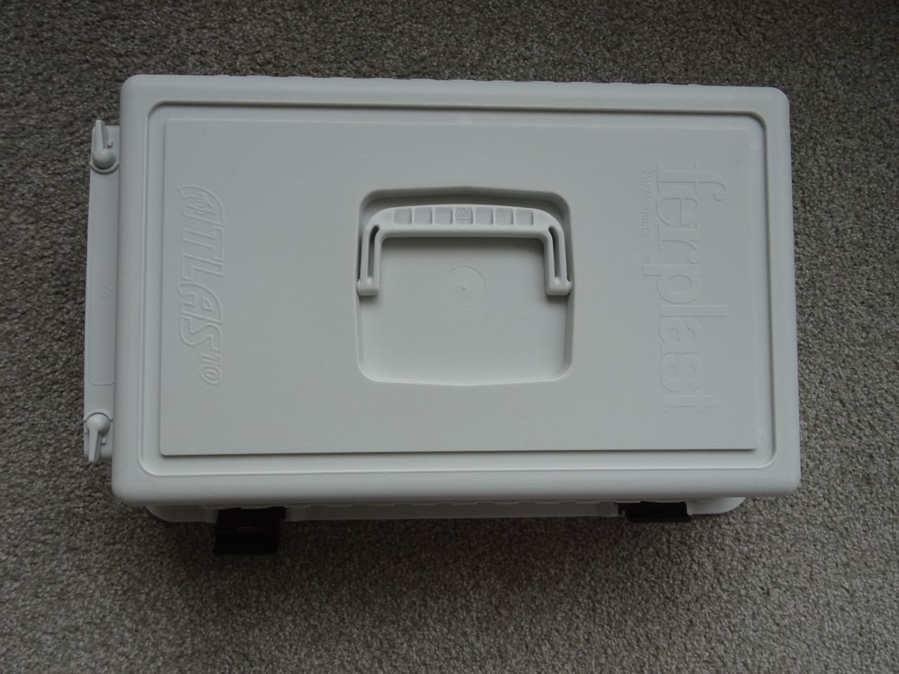 Dieren Bench/ Vervoerskoffer    Merk Ferplast  voor  € 5,00