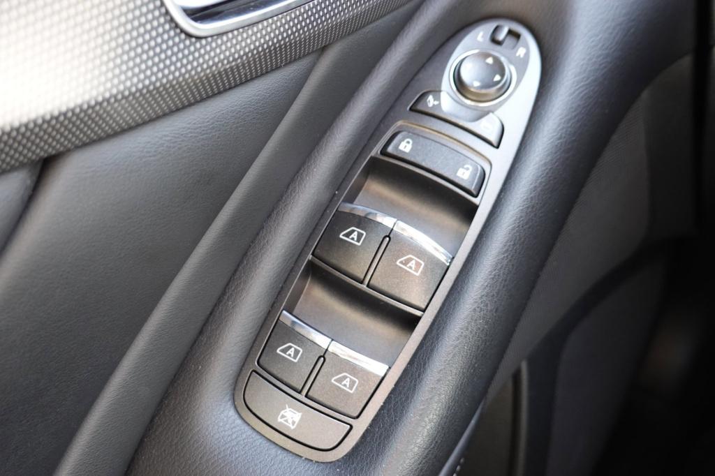 Infiniti Q50 2.0t sport