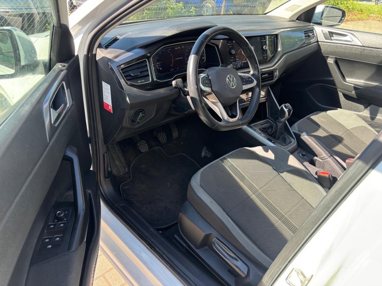 Volkswagen Polo 1.0TSI R-Line Pano 71.064KM Nap