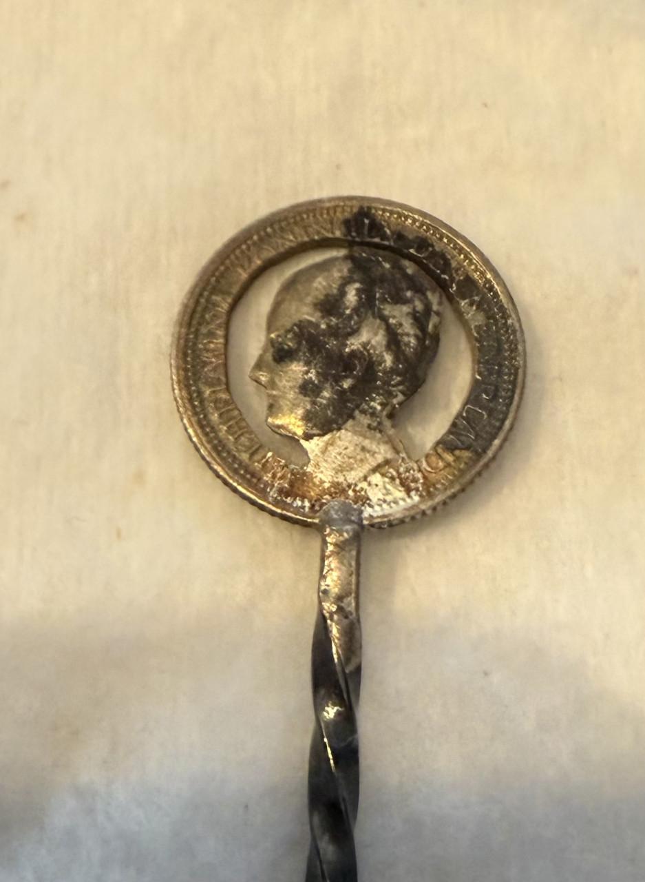 Zilveren Stil verzet lepeltje 25c 1941 10c 1937 Wilhelmina